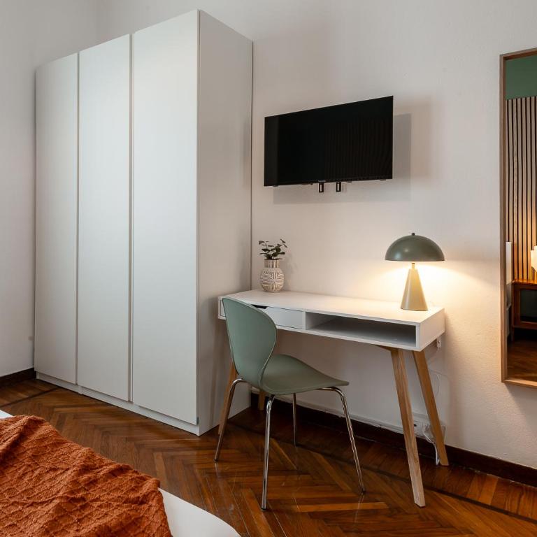 StayEasy Melloni - 3 Rooms, 2 Baths - City Center - Appartamento con 3 Camere da Letto e con Balcone - 11
