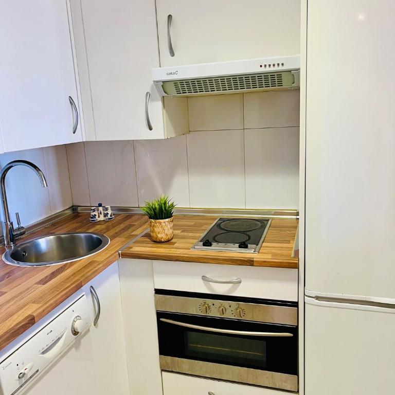 Piso con piscina IFEMA Y Metropolitano - Parking - Two-Bedroom Apartment - 13