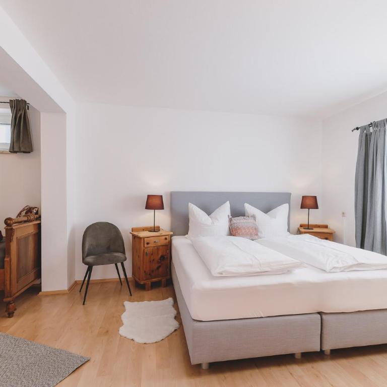 Ferienhaus Hohe Tauern in Piesendorf - Suite mit Terrasse - 1