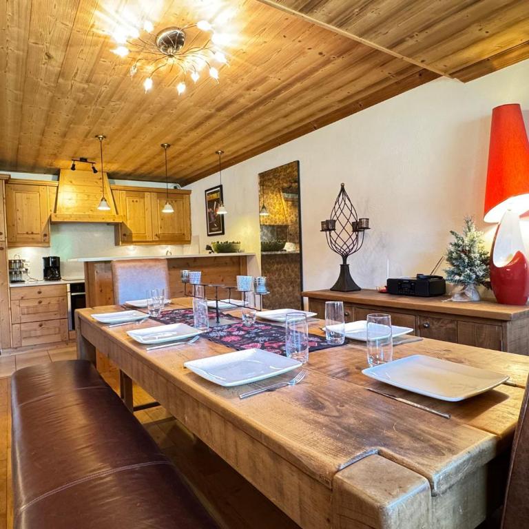 Appartement 3 chambres avec balcon, proche des pistes, parking, WiFi, TV avec Netflix et Amazon. - Appartamento con 3 Camere da Letto - 8