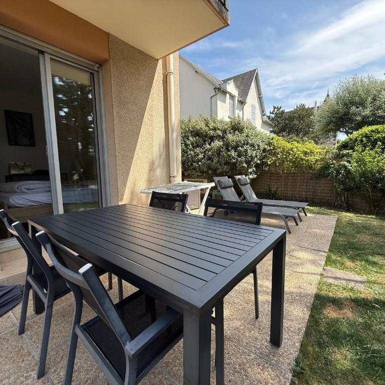 Charmant T2 à 2 min de la mer, avec Jardin Privé et clôturé, Parking, à proximité du Centre-Ville - One-Bedroom Apartment - 3