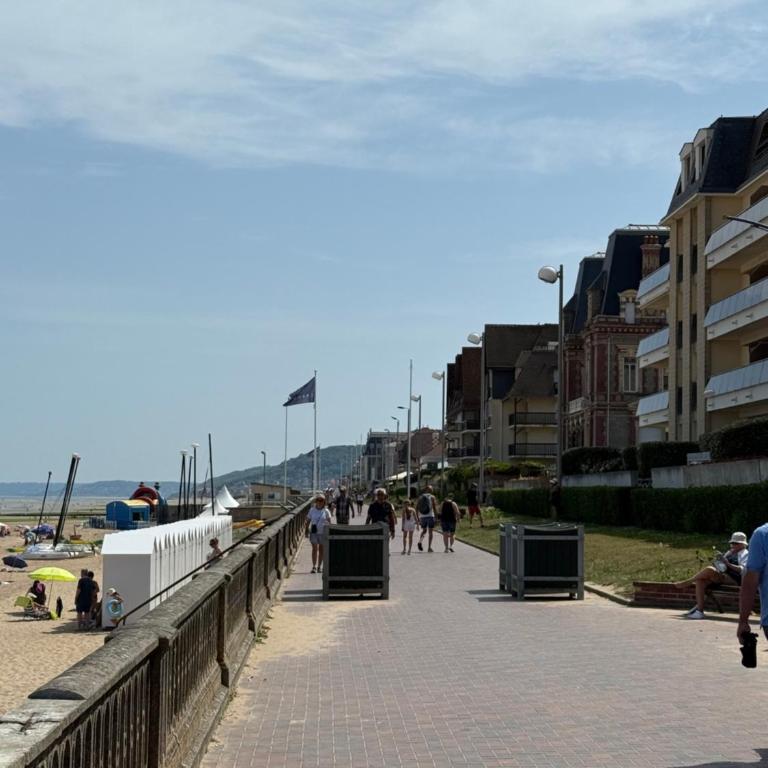 Charmant T2 à 2 min de la mer, avec Jardin Privé et clôturé, Parking, à proximité du Centre-Ville - One-Bedroom Apartment - 16