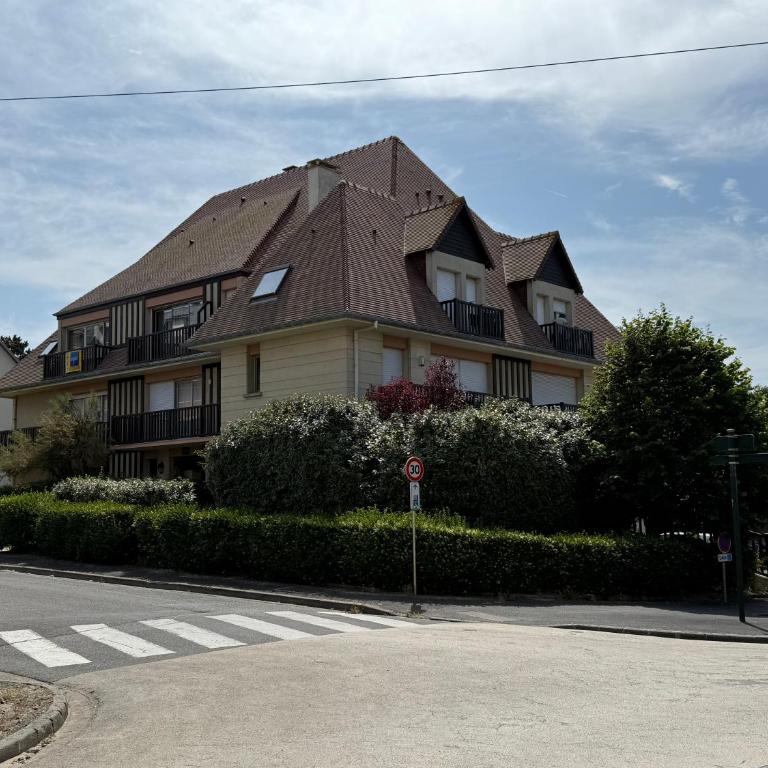 Charmant T2 à 2 min de la mer, avec Jardin Privé et clôturé, Parking, à proximité du Centre-Ville - One-Bedroom Apartment - 13
