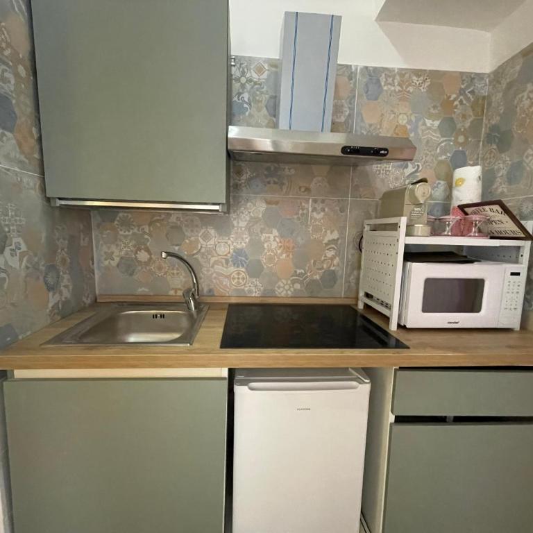 Giulieda in Magicland - Double Room with Private Bathroom - 2