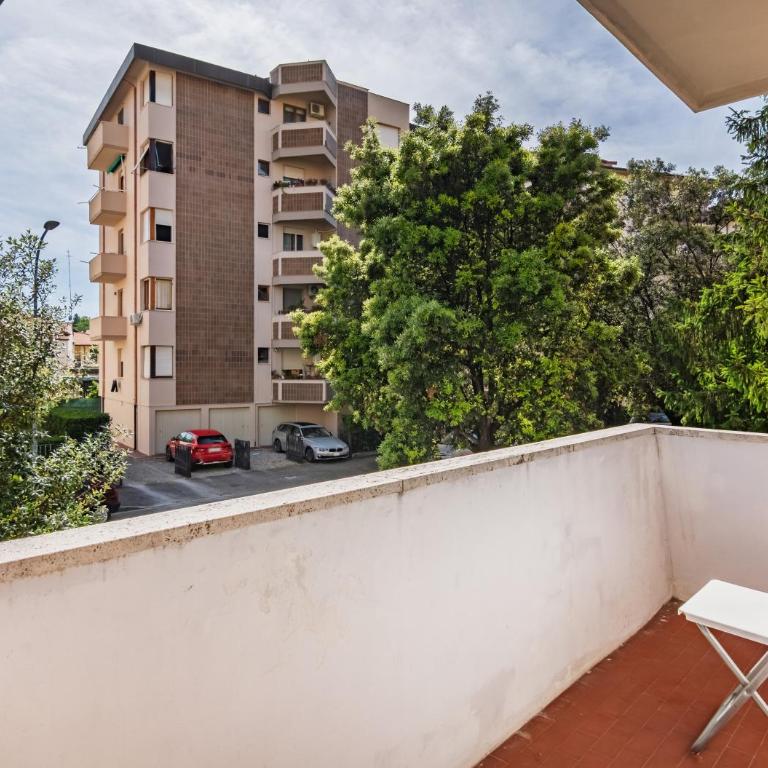 lnd 1- 2 camere, parcheggio, balconi, vicino al centro - Appartamento con 2 Camere da Letto - 30