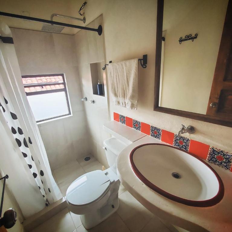 Casa Tequio - Double Room with Private Bathroom - 12