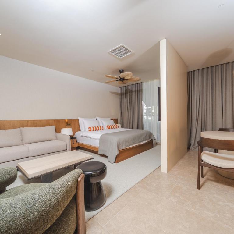 Infinity Hotel & More - Premium Dvokrevetna Soba sa Bračnim Krevetom i Balkonom - 1