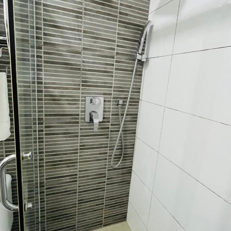 A 15 minutos del aeropuerto cómodo y moderno departamento de 3 habitaciones independientes y 2 baños - Apartment - 14