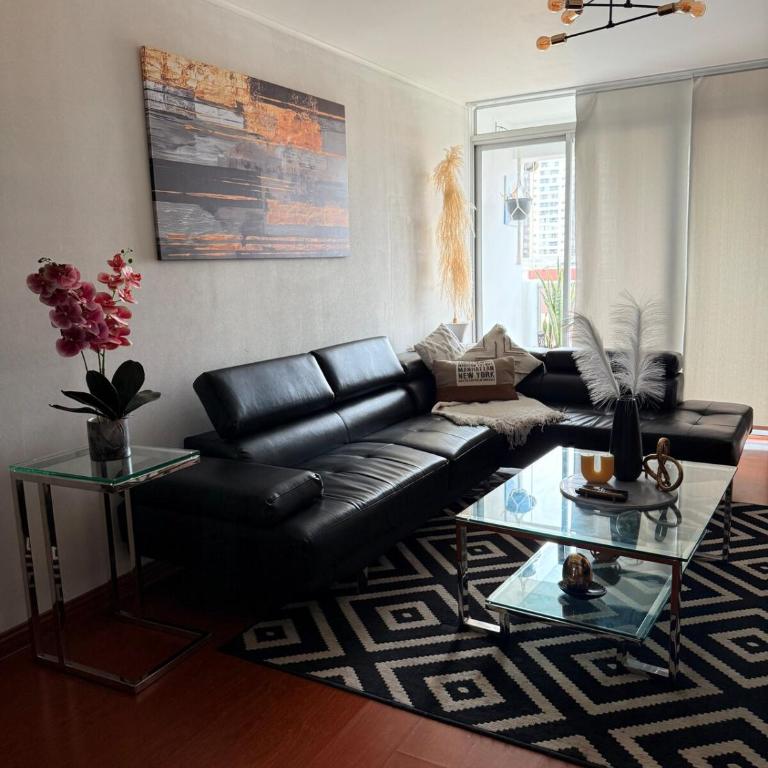 A 15 minutos del aeropuerto cómodo y moderno departamento de 3 habitaciones independientes y 2 baños - Apartment - 5