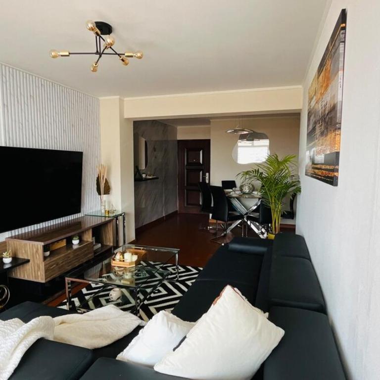 A 15 minutos del aeropuerto cómodo y moderno departamento de 3 habitaciones independientes y 2 baños - Apartment - 8
