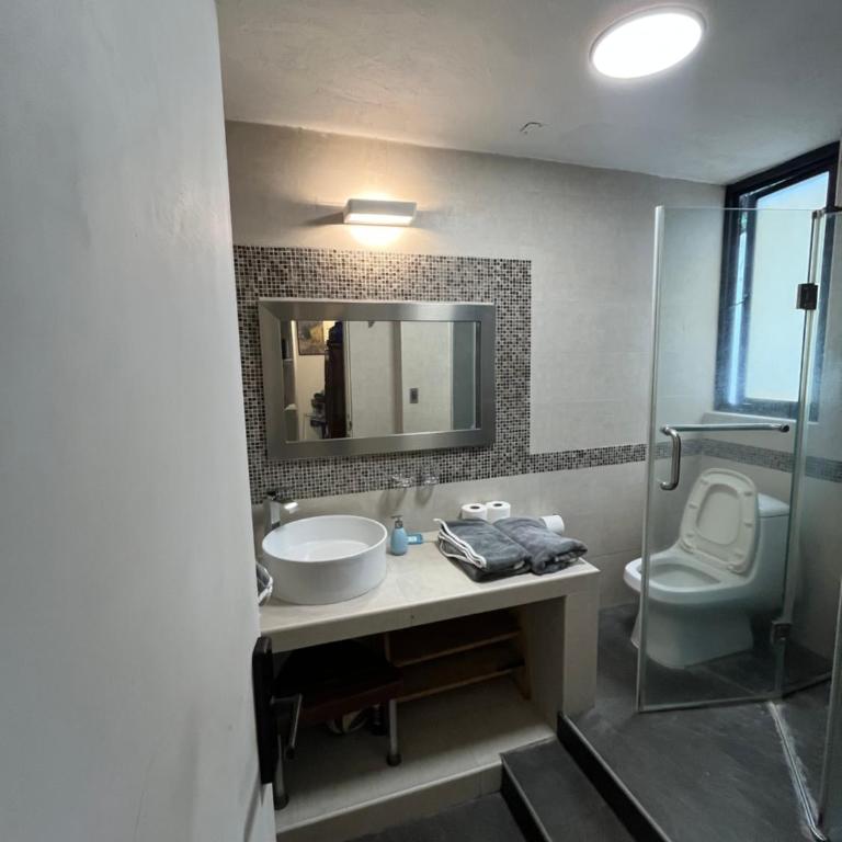 Pequeña París Coyoacán, Habitación Privada WiFi - Habitación Doble con baño privado externo - 12