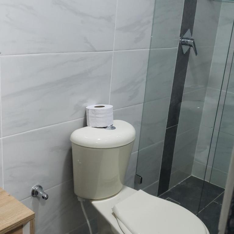 Casa hotel la 33 - Habitación Doble con baño privado - 2 camas - 8