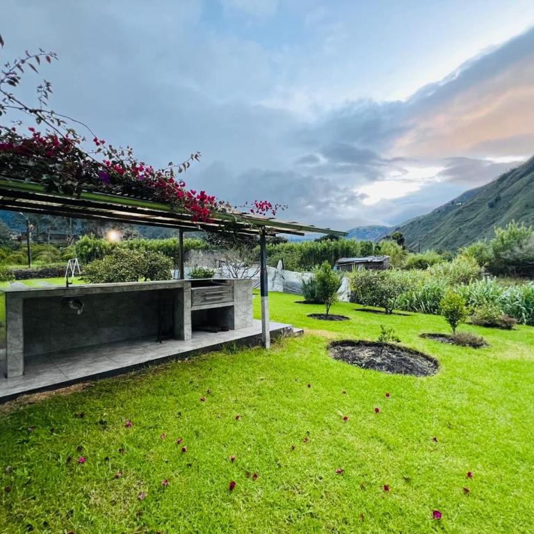 Luxury Mansion with Garden 6 Bedroom 6 Bath - Six-Bedroom House - 2