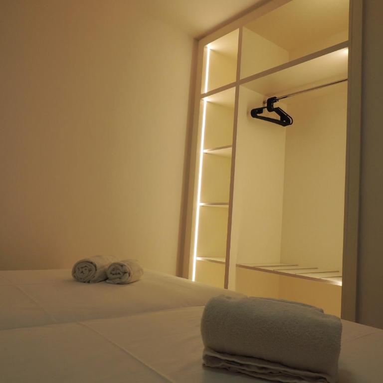Orange Park Duplex Atico Premium - Two-Bedroom Apartment with Pool View - 15
