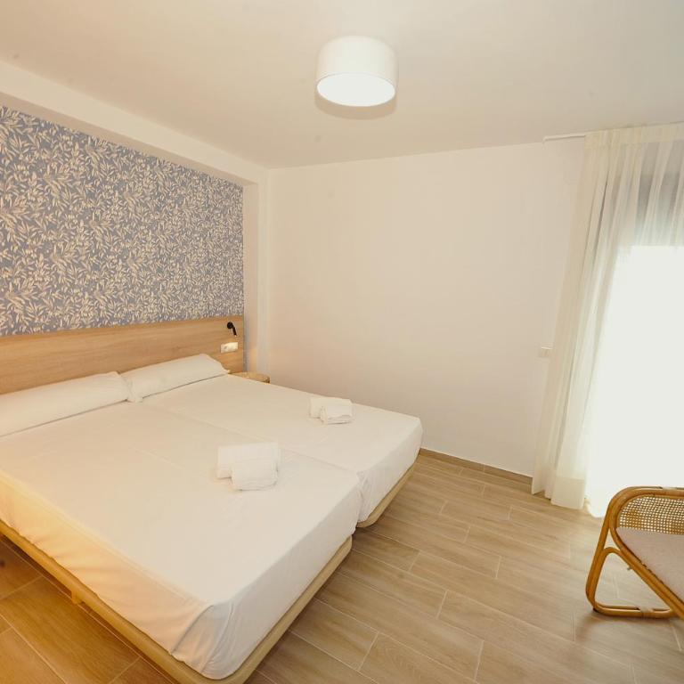 Orange Park Duplex Atico Premium - Two-Bedroom Apartment with Pool View - 24