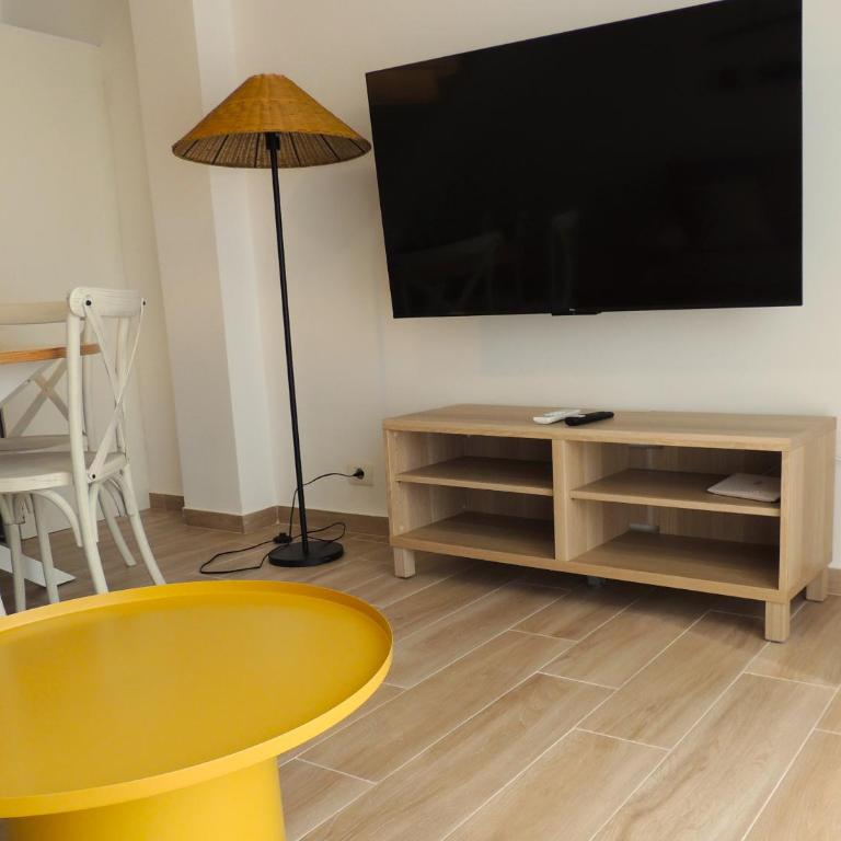 Orange Park Duplex Atico Premium - Two-Bedroom Apartment with Pool View - 28