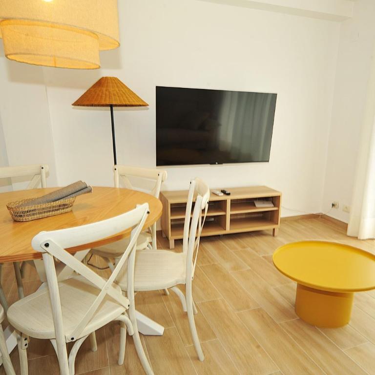 Orange Park Duplex Atico Premium - Two-Bedroom Apartment with Pool View - 29