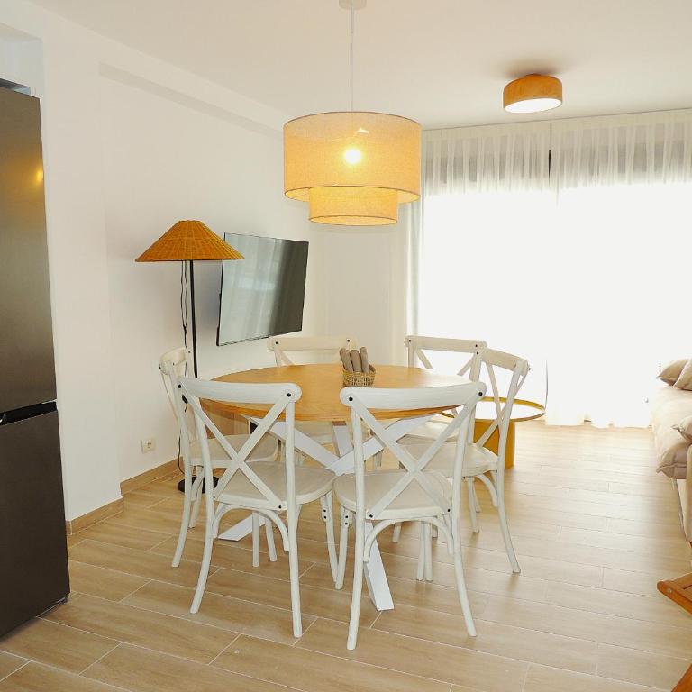Orange Park Duplex Atico Premium - Two-Bedroom Apartment with Pool View - 35