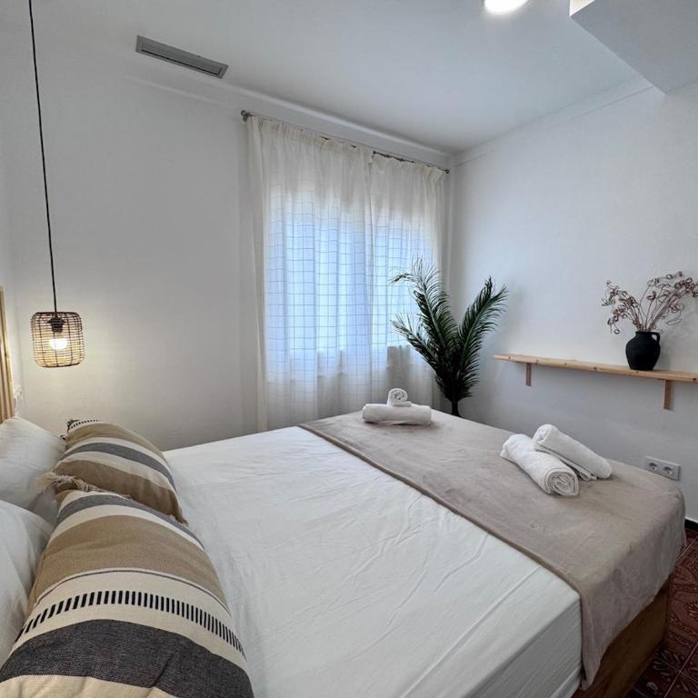 Villa Gorgot with a pool and private parking - Villa - 6
