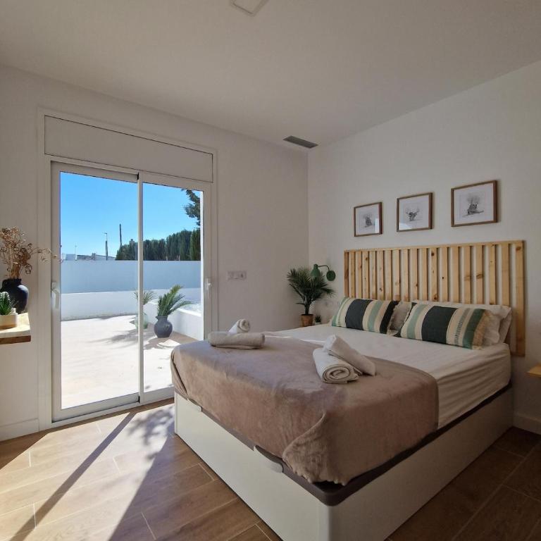 Villa Gorgot with a pool and private parking - Villa - 17