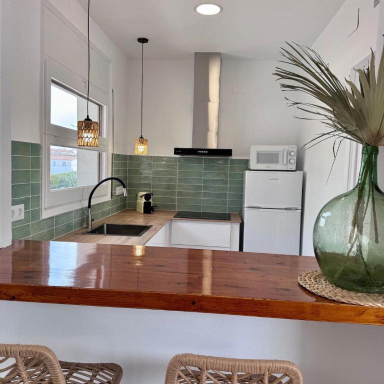 Villa Gorgot with a pool and private parking - Villa - 29