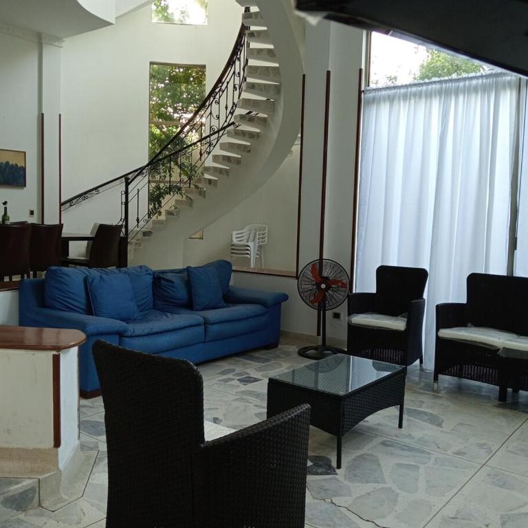 Hermosa casa en el centro de Ricaurte - Casa de 4 dormitorios - 6