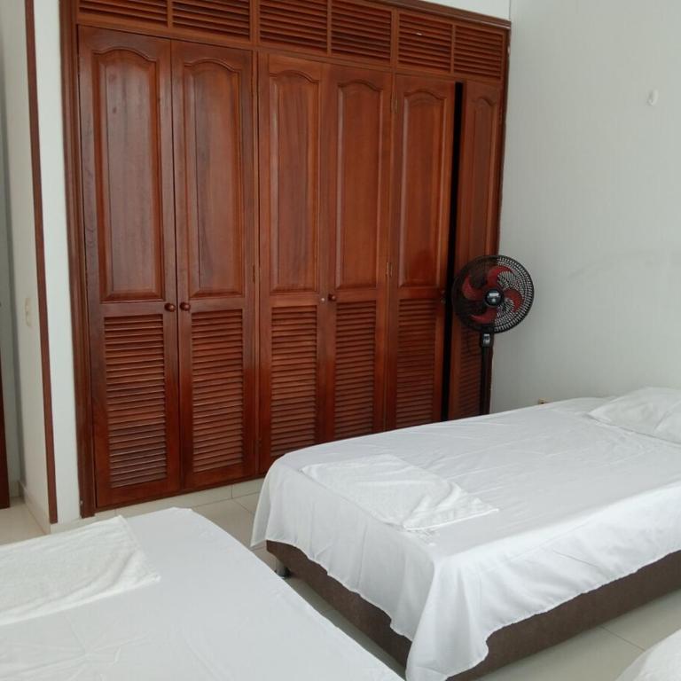 Hermosa casa en el centro de Ricaurte - Casa de 4 dormitorios - 13