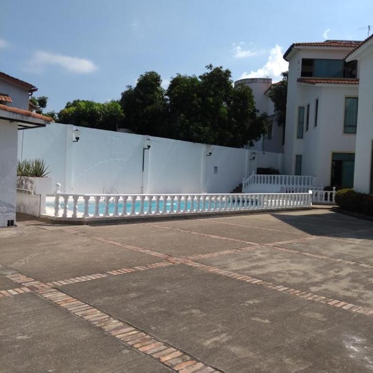 Hermosa casa en el centro de Ricaurte - Casa de 4 dormitorios - 20