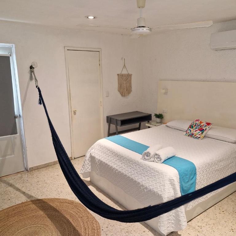 Hotel Downtown Merida - Budget Double Room - 1