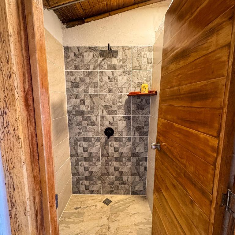 Tukawa - Habitación Familiar con baño - 3