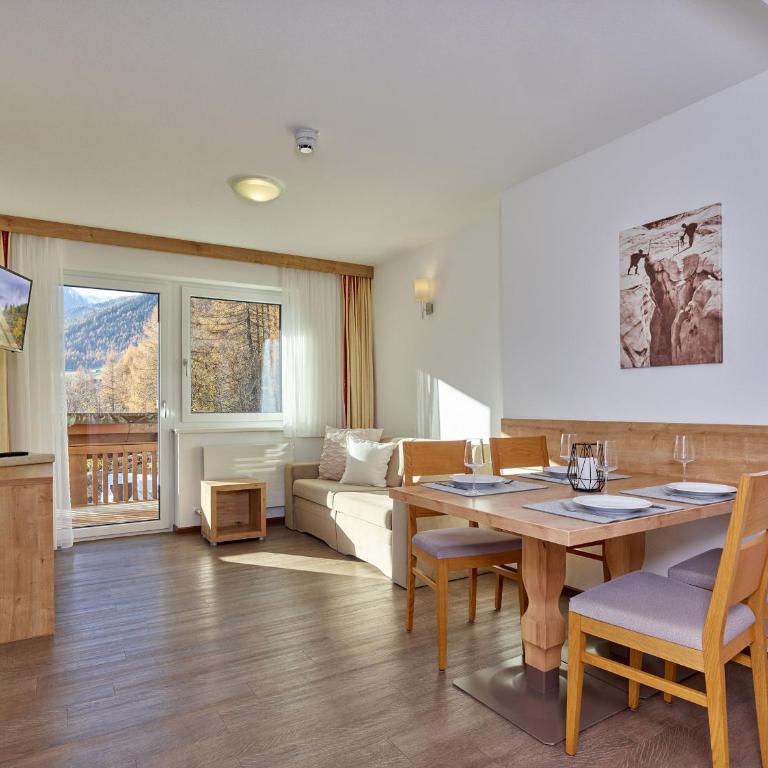 Appartement Gästehaus Bergkristall - Apartment mit 2 Schlafzimmern und Balkon - 5