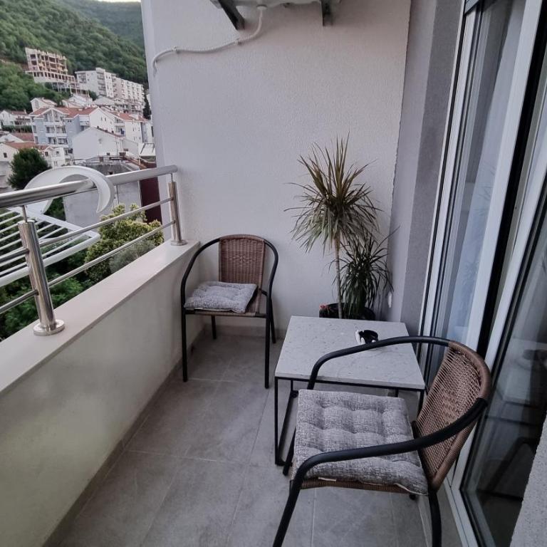 Orange Blues Apartments - Superior One-Bedroom Apartment with Balcony - 20