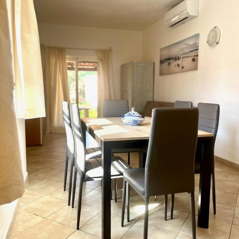 Conchiglia Family & Pet Friendly - Fenced Garden - 2BR - Near the Sea - Wi-Fi - AC - BBQ - Casa con 2 Camere da Letto - 4