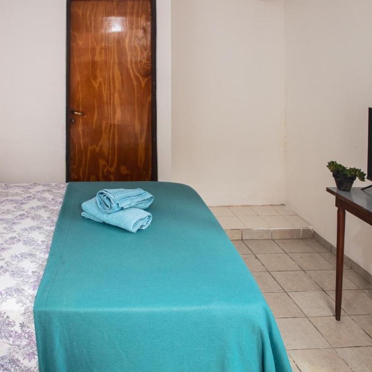 Hostel Pituco - En el corazón de la ciudad - Triple Room with Private Bathroom - 4