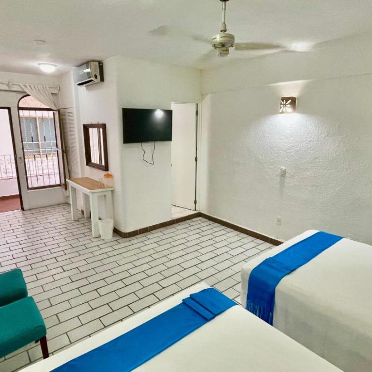 Paloma del Mar - Standard with 2 Double Beds - 2