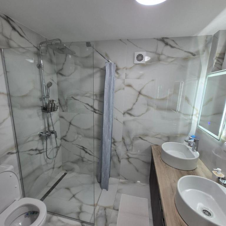 Mobile Rate - City Center - No Empty Beds Deals - Suite - 5