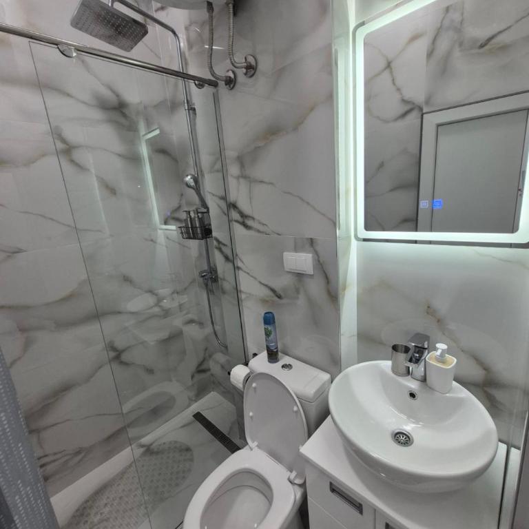 BUDGET - Authentic Belgrade Centre - Apartment #5, 4 Bedrooms, 1 full Bathroom, 1 Toilet - Suite - 1