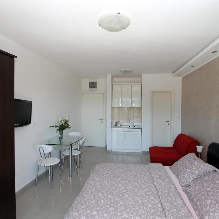 Montesun Residence - Studio Apartment (3 Adults) - 8