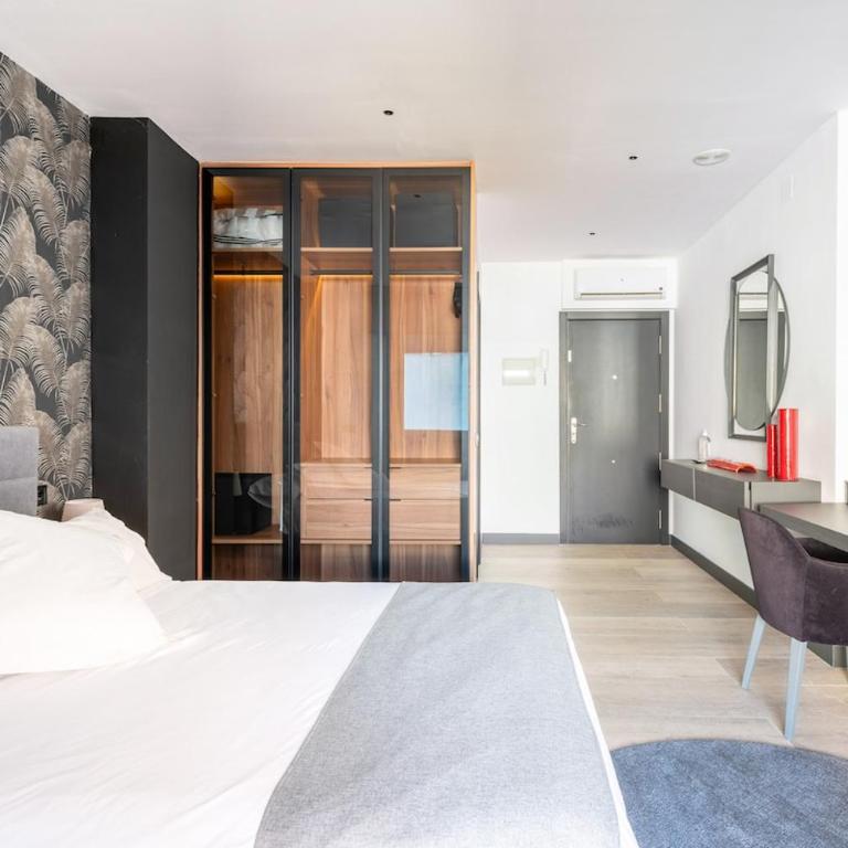 Atico moderno en Nervion con terraza - Apartamento de 1 dormitorio - 35
