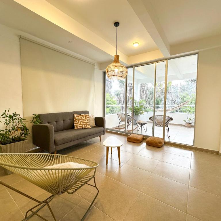 Apartment for 6 Guests in Sabanilla a Few Steps from the Sea - Three-Bedroom Apartment - 6