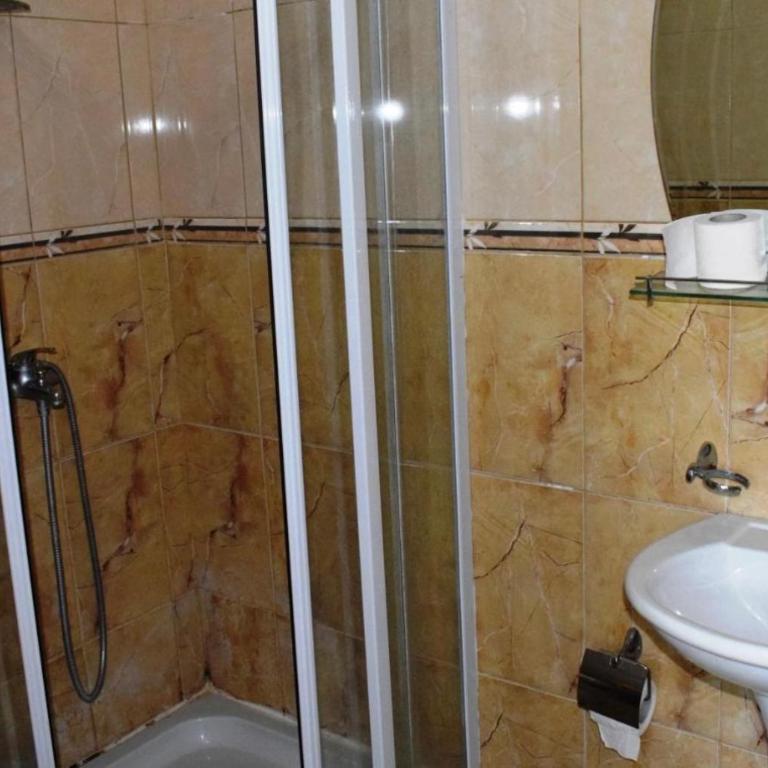 Bisha Apartments - Dvokrevetna Soba s Bračnim Krevetom s Pogledom na Vrt - 6