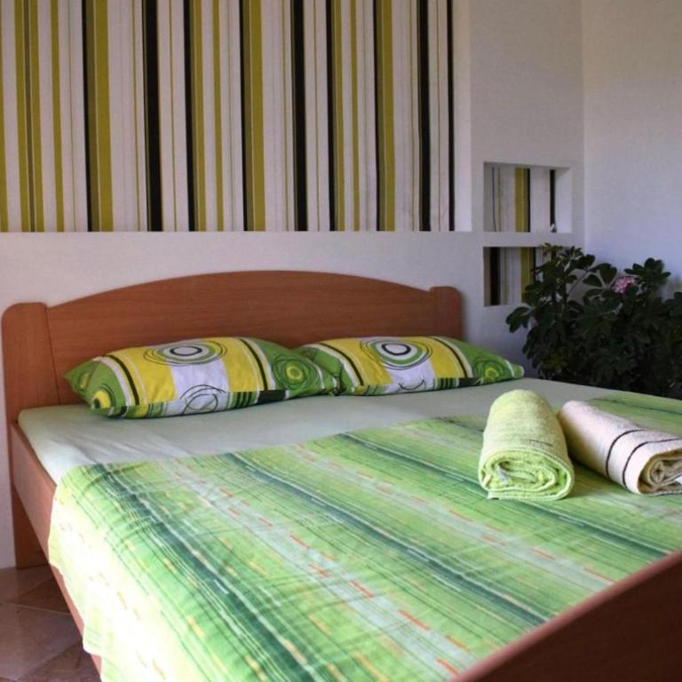 Bisha Apartments - Dvokrevetna Soba s Bračnim Krevetom s Pogledom na Vrt - 7