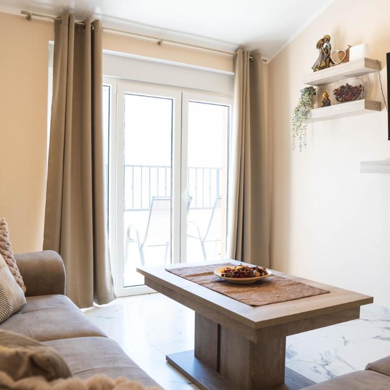 Moskov - Two-bedroom Ap with Sea View - Two-Bedroom Apartment with Balcony - 25