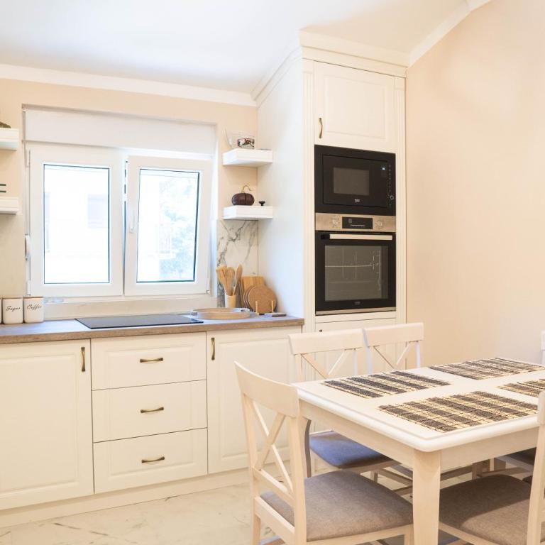 Moskov - Two-bedroom Ap with Sea View - Two-Bedroom Apartment with Balcony - 4
