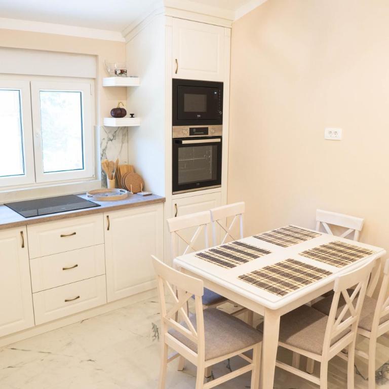 Moskov - Two-bedroom Ap with Sea View - Two-Bedroom Apartment with Balcony - 35