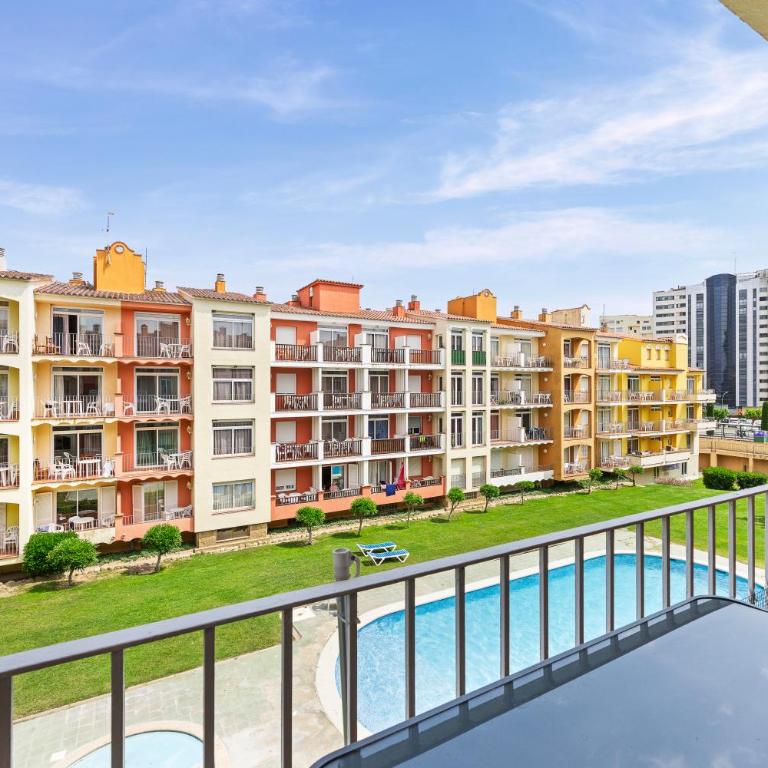 Apartamento con Piscina y Terraza cerca del Mar - Apartamento de 2 dormitorios - 7