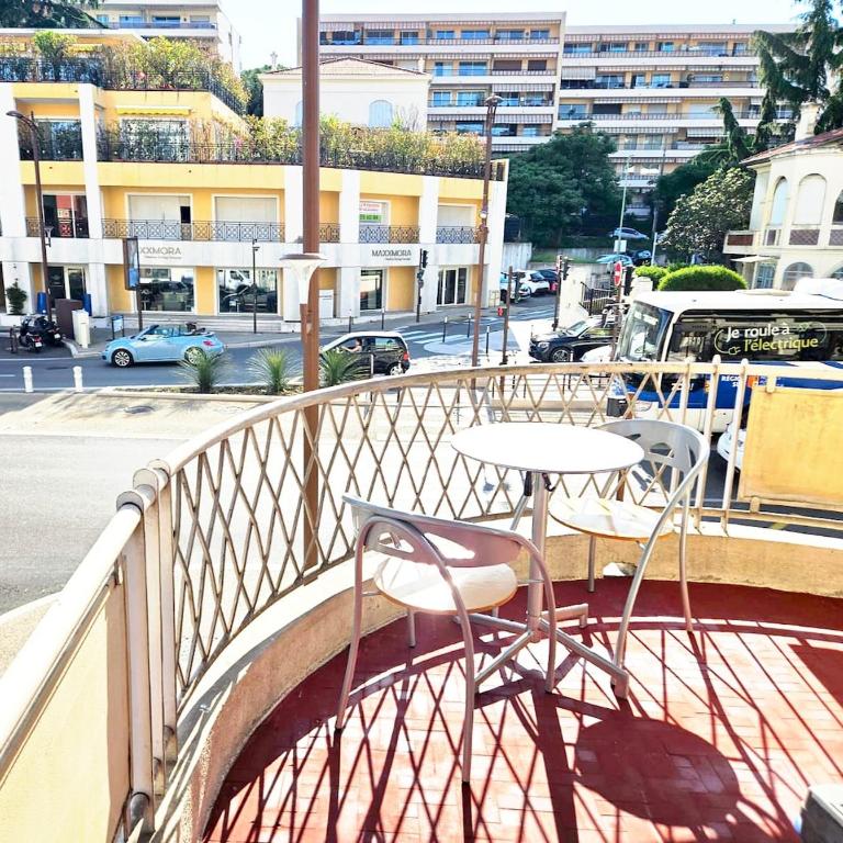 Beautiful bright apartment - Appartement 2 Chambres avec Balcon et Terrasse - 13