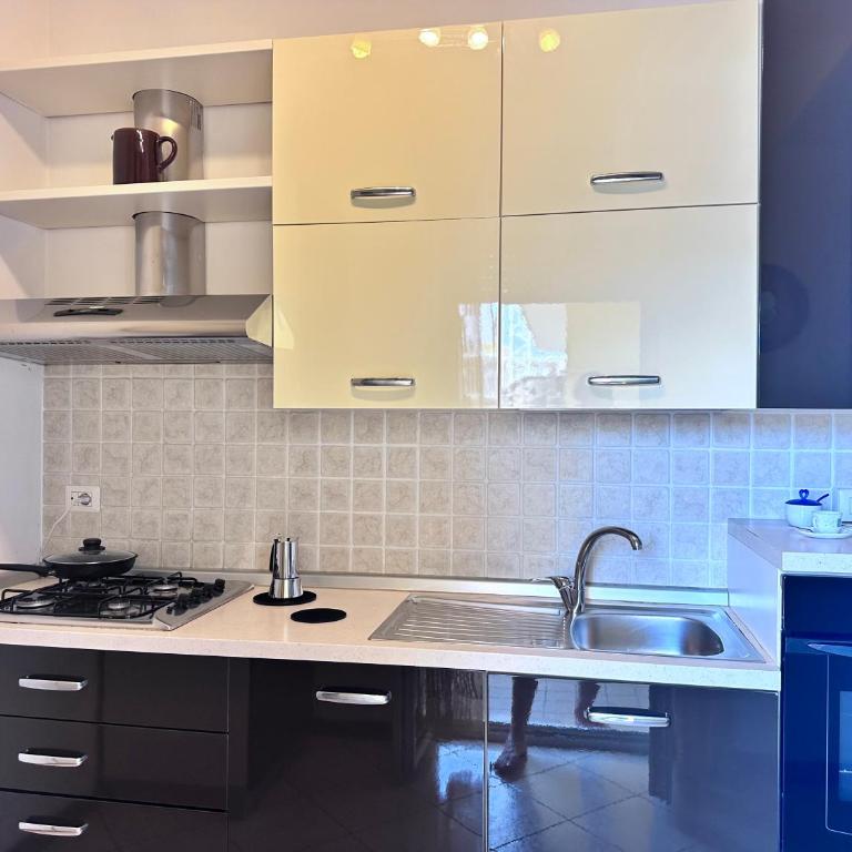 Casa di Chiara posto auto e aria condizionata - Appartamento con 1 Camera da Letto - 8