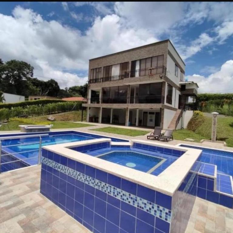 house, farm or villa in Pereira, Colombia - Villa - 36