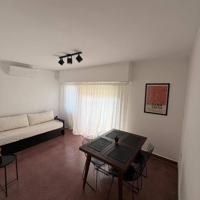 Luminoso Depto al frente en el corazón del barrio Meridiano V- Meridiano Alquiler Temporario - Apartamento de 1 dormitorio - 13